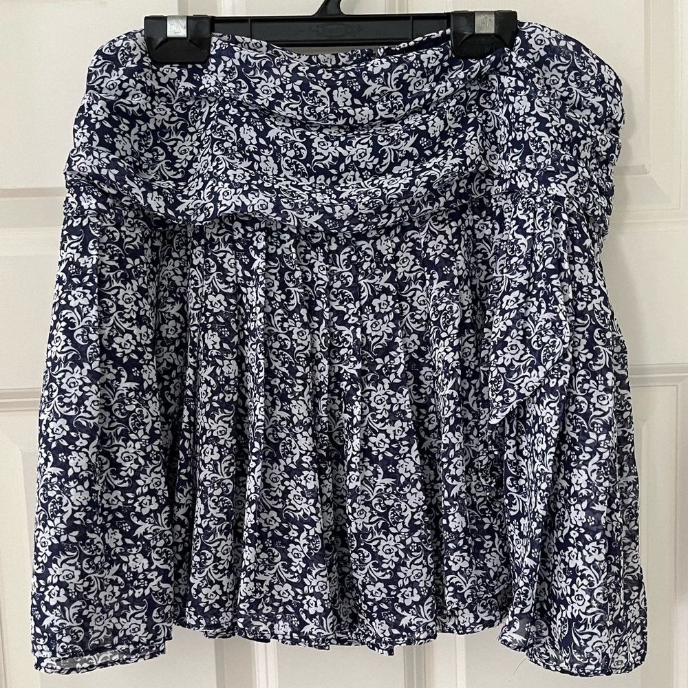 Sam Edelman Mini Skirt Ruched Waist with Pleats, size 8 floral navy & white